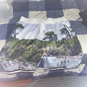 Seperate pairs of sweatshorts